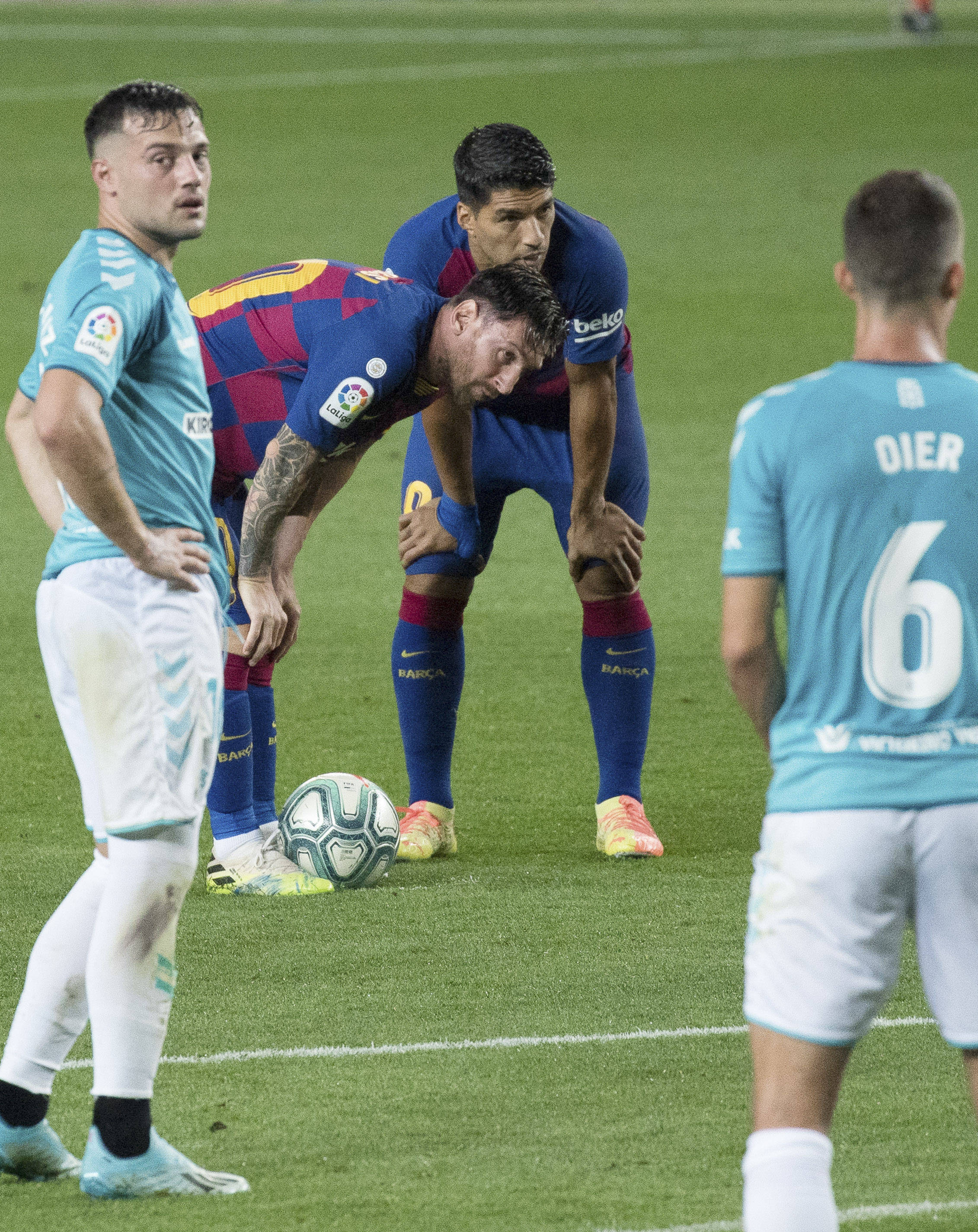 爱游戏体育-包含Doinb在巴塞罗那比赛中惊险取胜，战术调整引发热议！的词条