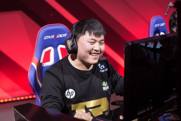 爱游戏体育-包含Uzi新星关键助攻表现惊艳,独行侠未来可期!的词条