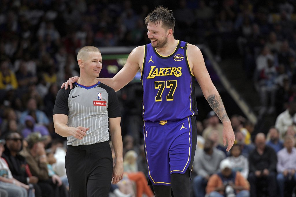 爱游戏体育-关于东契奇在阿森纳比赛中高光表现，比分优势明显引发热议！的信息